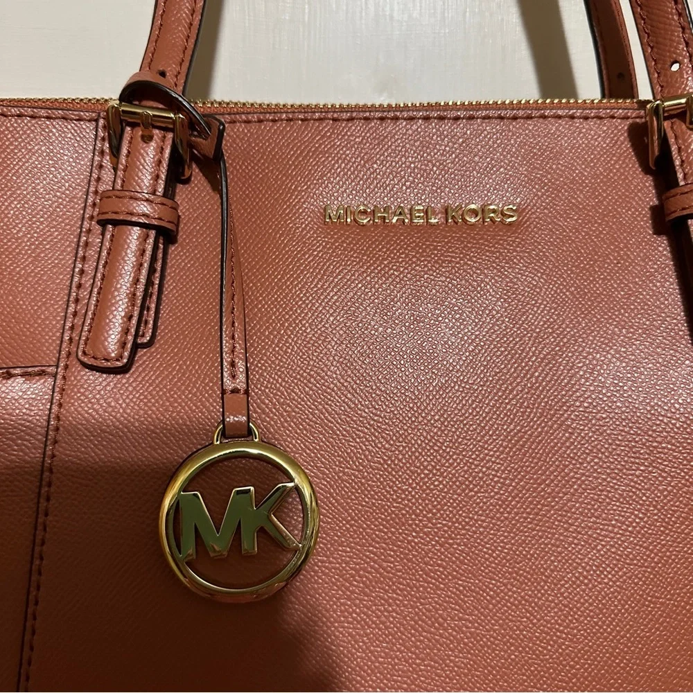 Michael Kors Jet Set East West Gold Tone Logo‎ Charm Tote Bag Brown Leather  EUC - Picture 2 of 12
